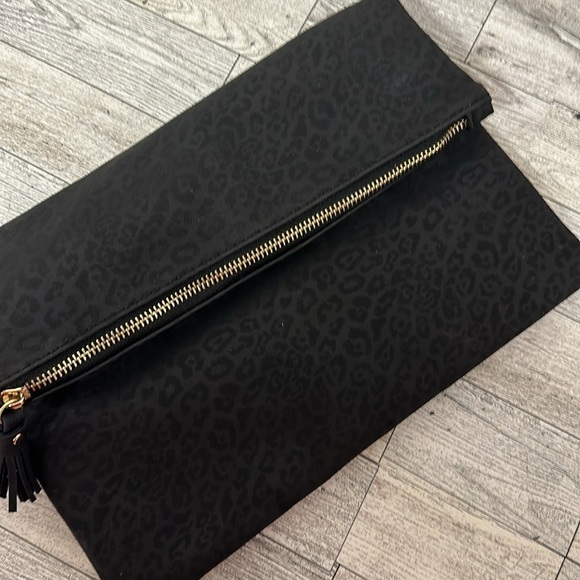 SHIRALEAH of CHICAGO VEGAN black leopard print clutch - Picture 13 of 13